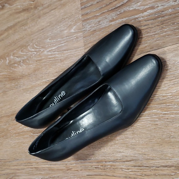 Outline Shoes - (8.5) Outline Classic Black Low Kitten Heel Business Formal Neutral Minimalist